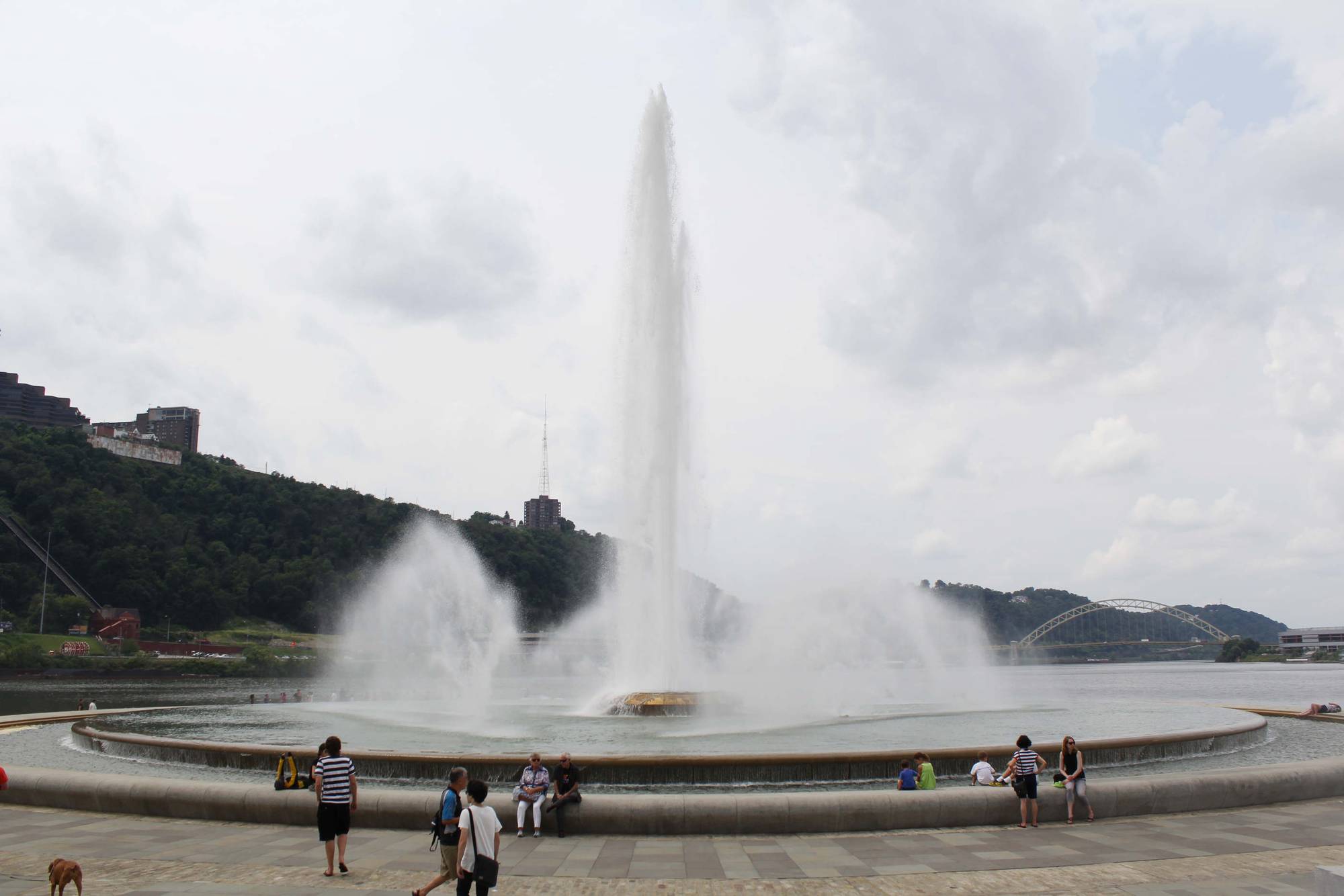A large photo of the central water fountain